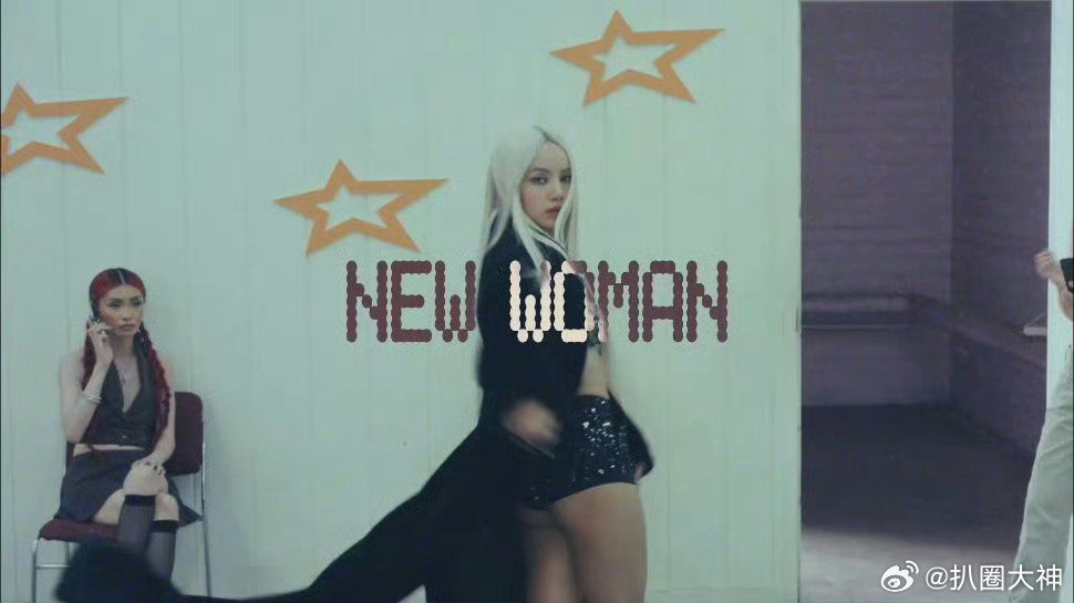 #Lisa合作单曲MV预告#好喜欢Lisa合作曲的这个造型，白发魔女。#Lisa