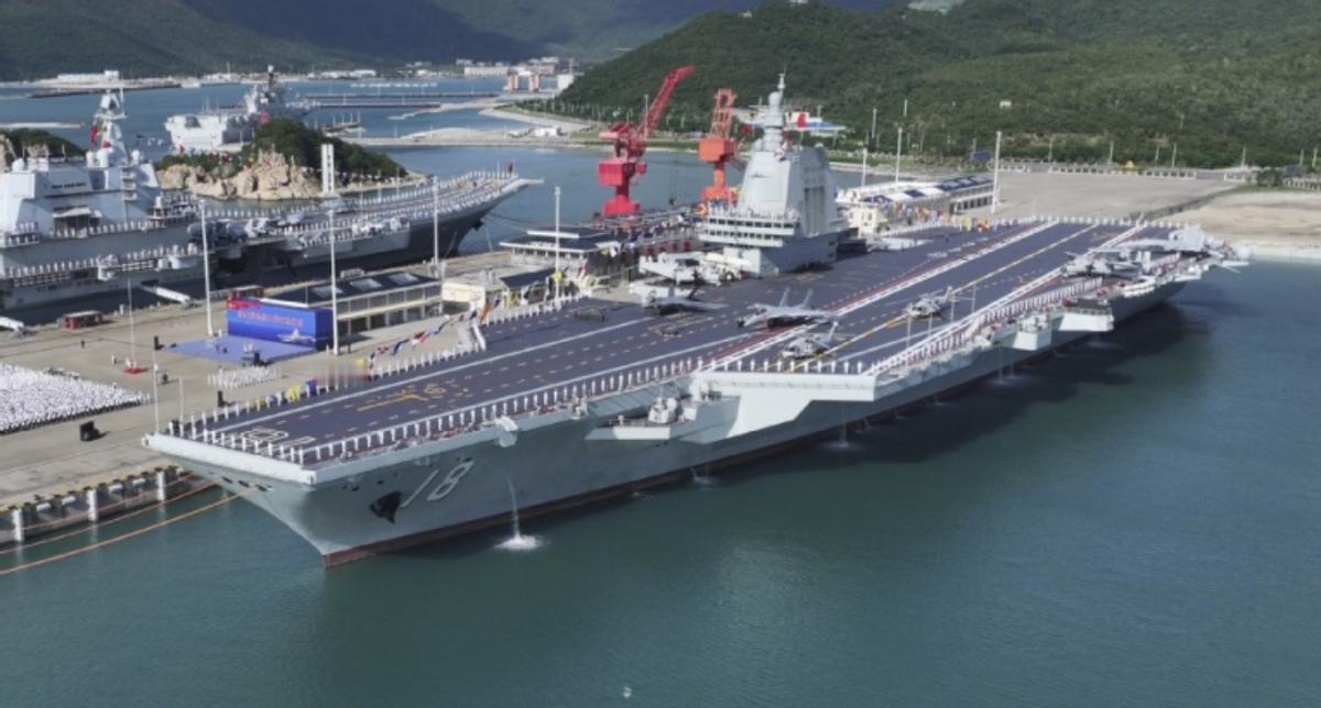 福建舰入驻南海，美印太海军，睡觉都得睁一只眼

福建号航母正式永久驻扎三亚军港，