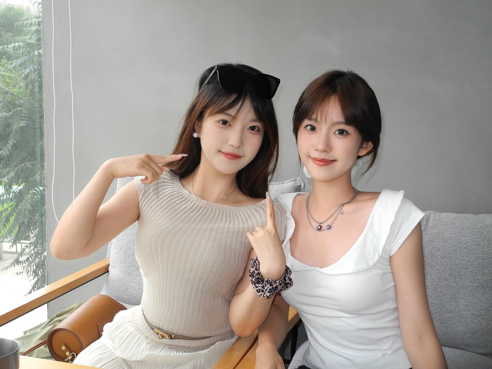 为什么能成为好朋友 因为我们一个德行。