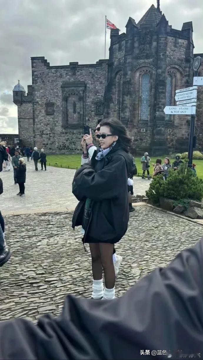 在海外偶遇孙怡