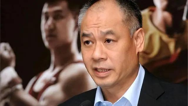 “把可口可乐都压下去的中国汽水，最后却没能留住自己的创始人。”

这就是健力宝和