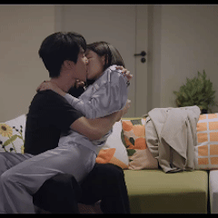 第一次见能被物料砸晕的剧《狙击蝴蝶》物料多到让人狂喜！吻戏张力拉满，花絮笑点密集