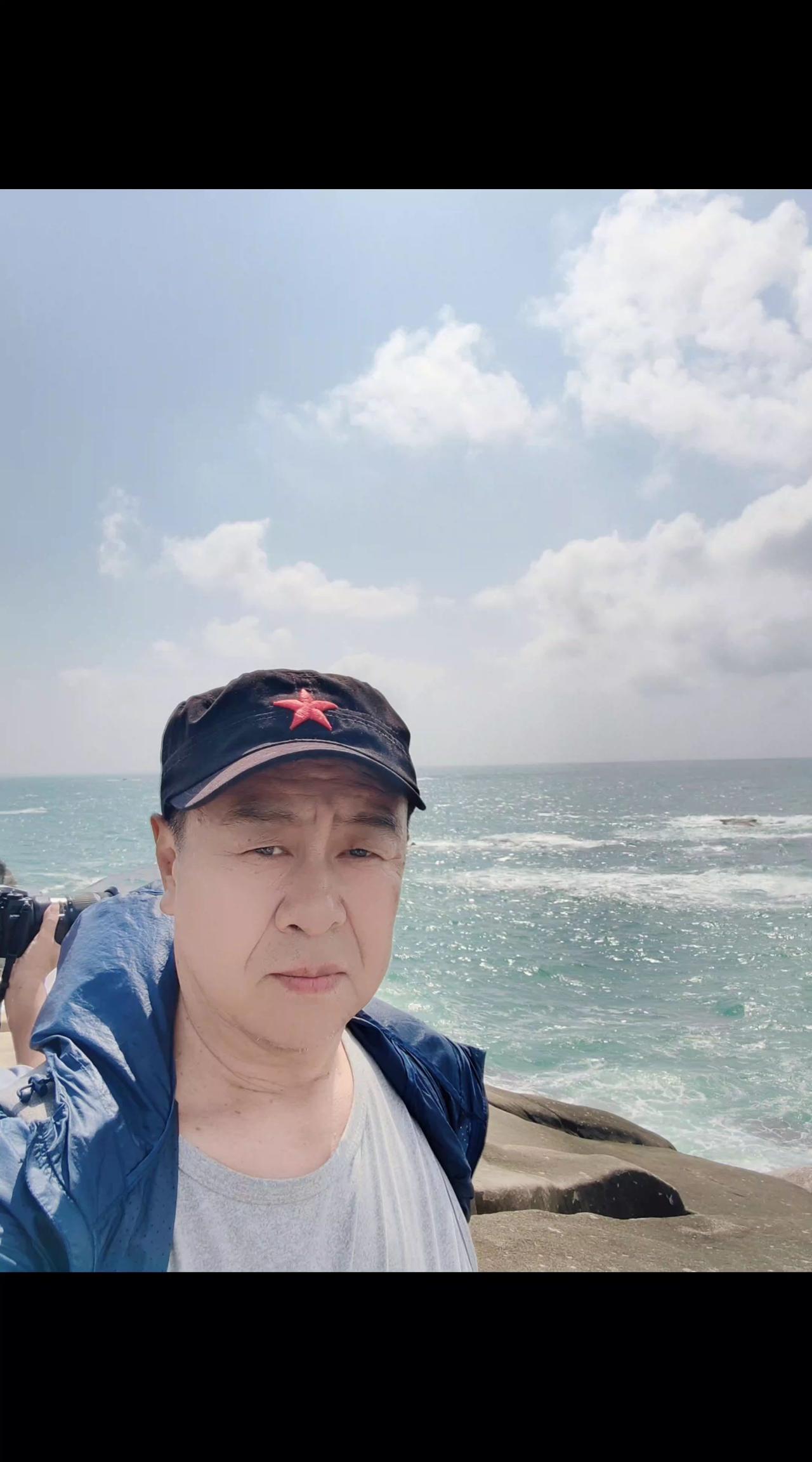 抖音玩法合伙人计划 看海男子 男子在海边 大叔的海之约 老兵与海
