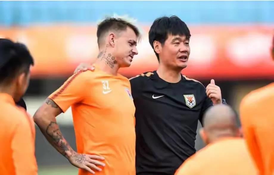 格德斯为什么离开鲁能？与李霄鹏有什么关系？因为关注程度不同，大家认知就会有区别，
