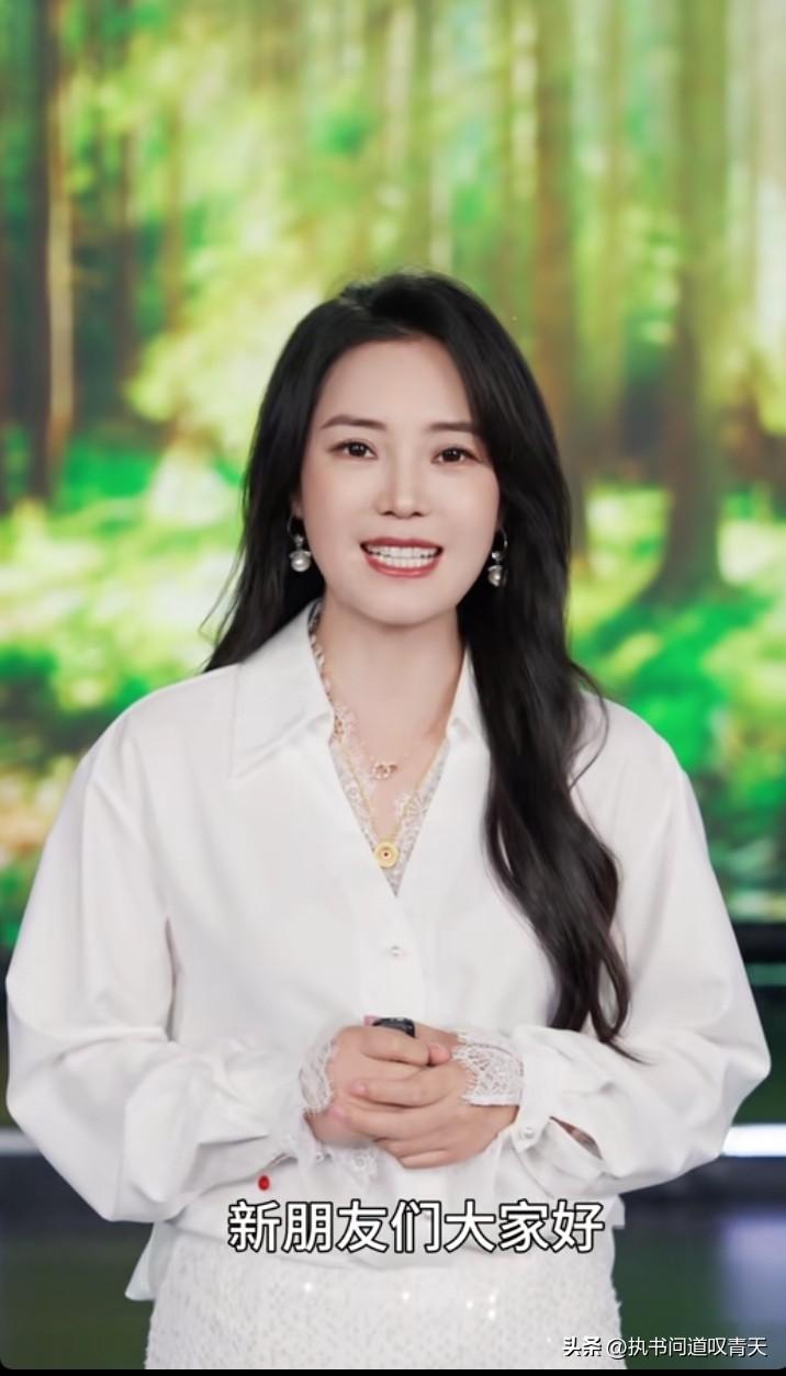 歌手云朵发视频为自己的新专辑打call，这是她今年的第一份新专辑，将于6月9日晚