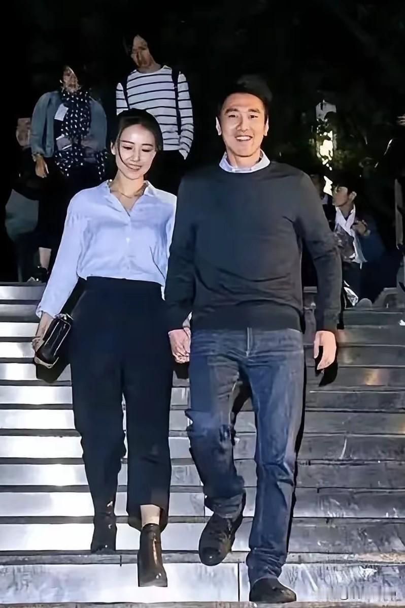 赵又廷剧里剧外反差大到离谱！生图活脱脱一个中年油腻大叔。
刚看完《爱情没有神话》