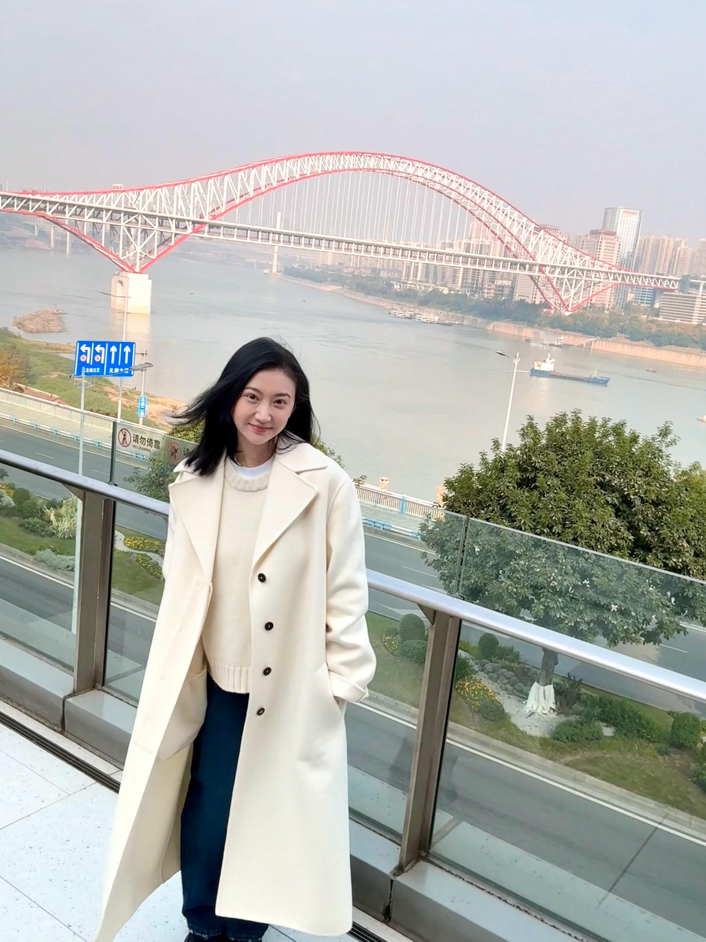 景甜阚清子是同班同学景甜阚清子是同班同寝室谁懂啊，两个气质完全不一样的人，居然曾