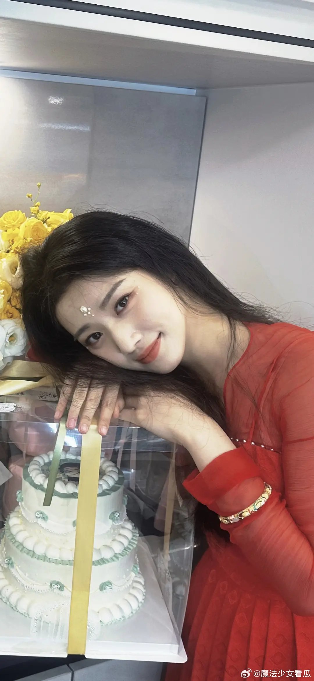 卢昱晓给人的感觉是淡妆浓抹总相宜 ​​​