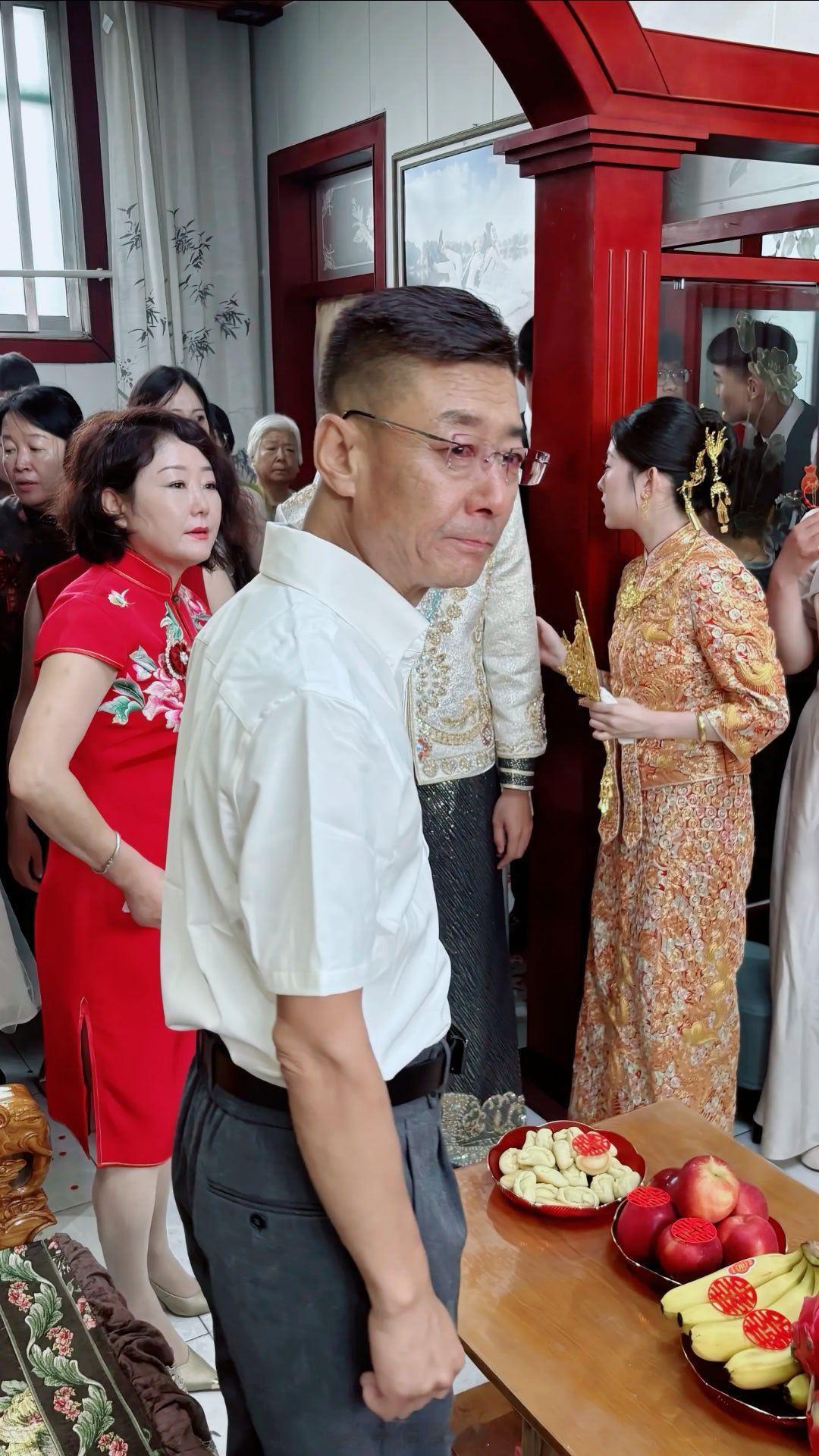 最爱公主的永远是国王。出嫁那天父亲红了眼眶.结婚习俗 情感热点创作激励计划