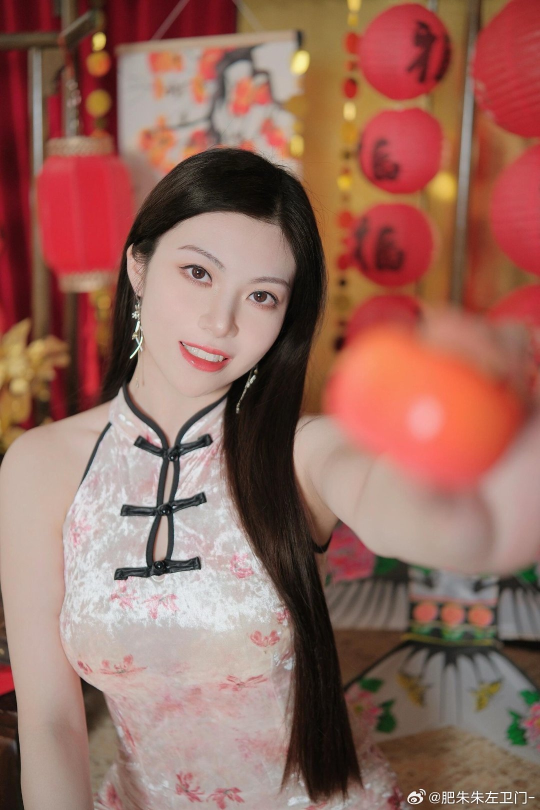 这种眼神最有动力了 ​​​