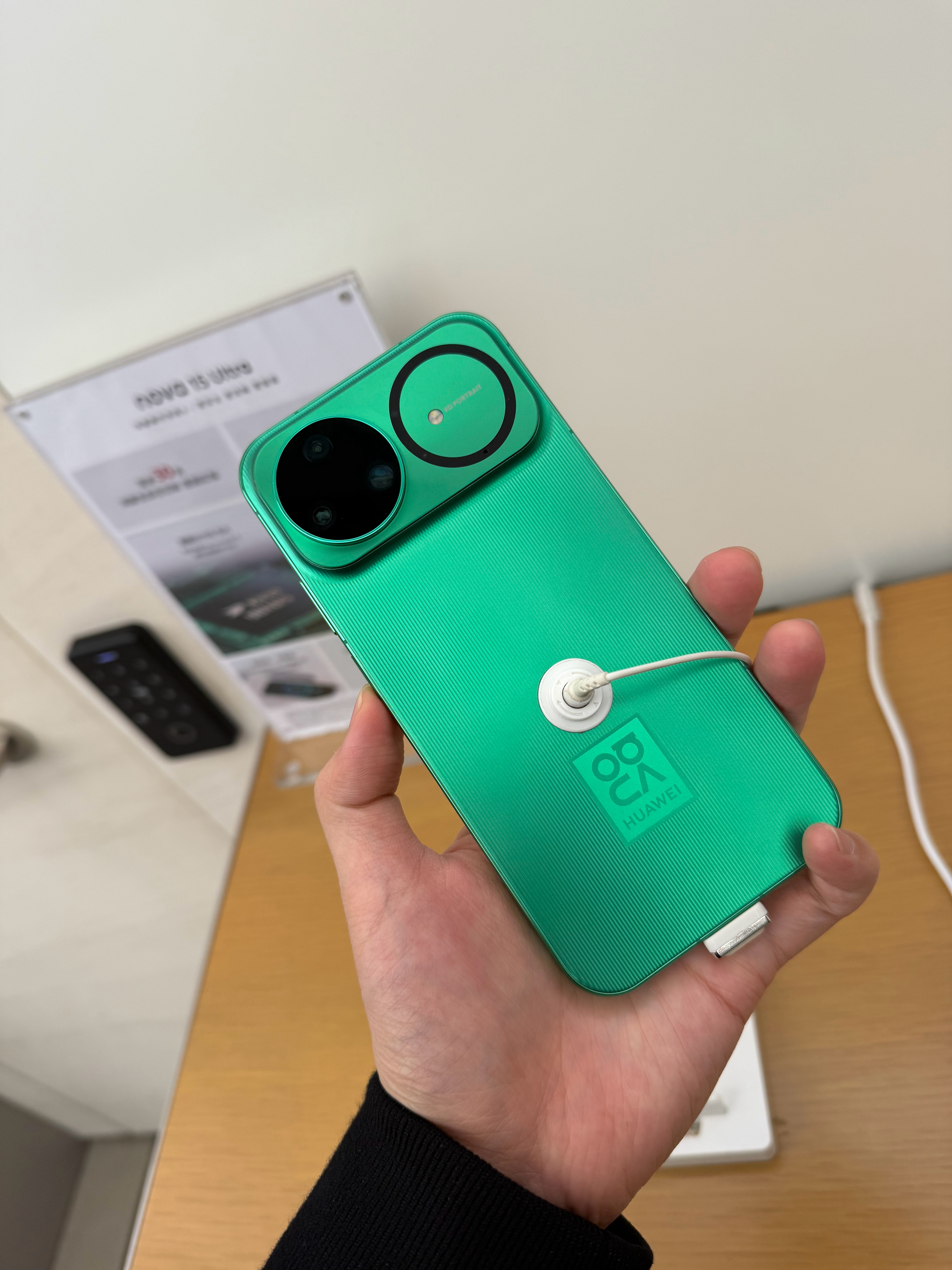 华为nova15 Ultra 带感绿 辨识度真的拉满了！喜欢吗？