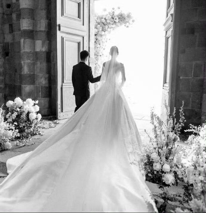 何猷君奚梦瑶婚礼新图不愧是是世纪婚礼啊 