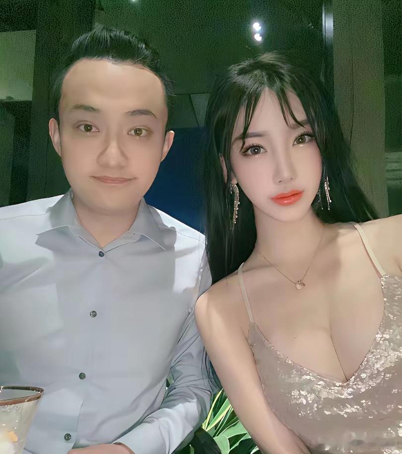 不得不说有钱身边就是不缺漂亮的女性朋友，网友质疑孙宇晨身高，立马有美女出来证明他