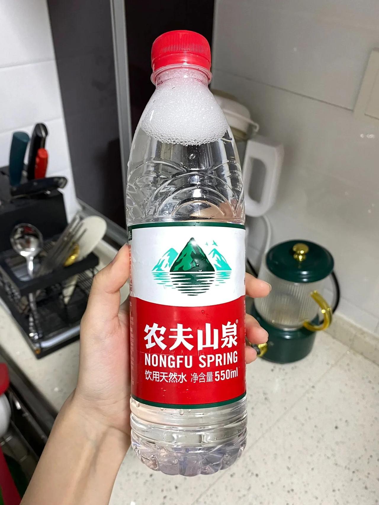 Hey，大家好呀！今天我要跟大家分享一招非常实用的小技巧，可帮助你轻松解决下雨天