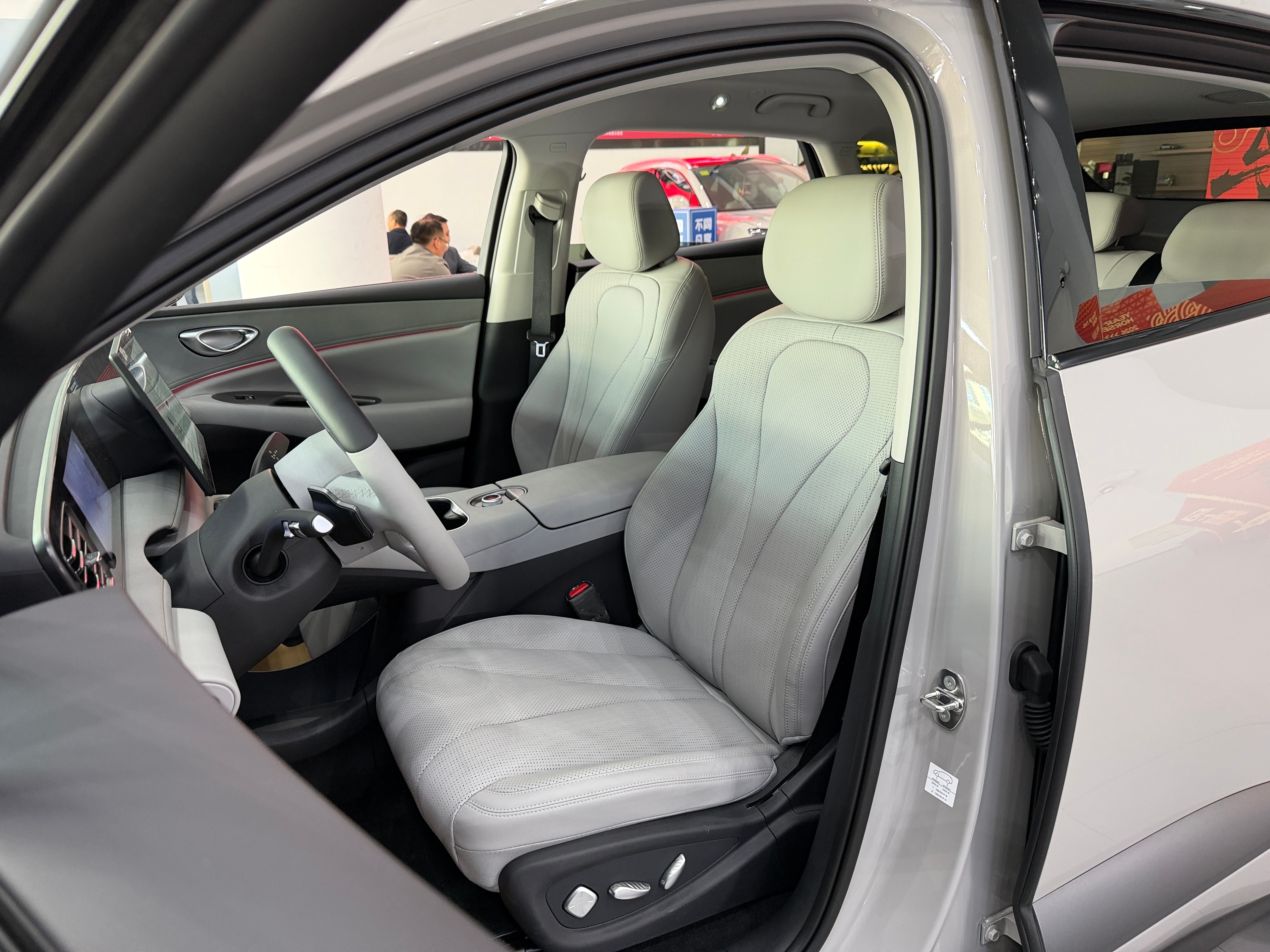 真快！678头号种子已经在店了大v聊车