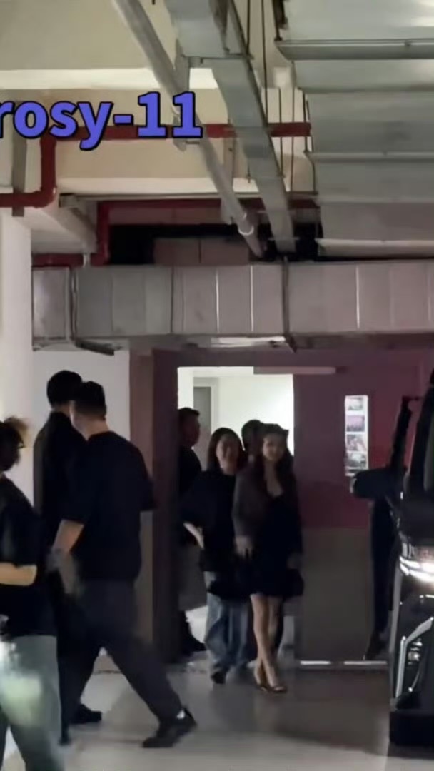 黑色哦，可露丽猜错了 