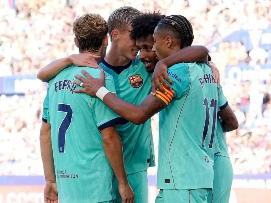 西甲一夜积分榜更新！
巴萨4-2位列榜首，五战全胜！
马竞3-0告捷，暂列第四！