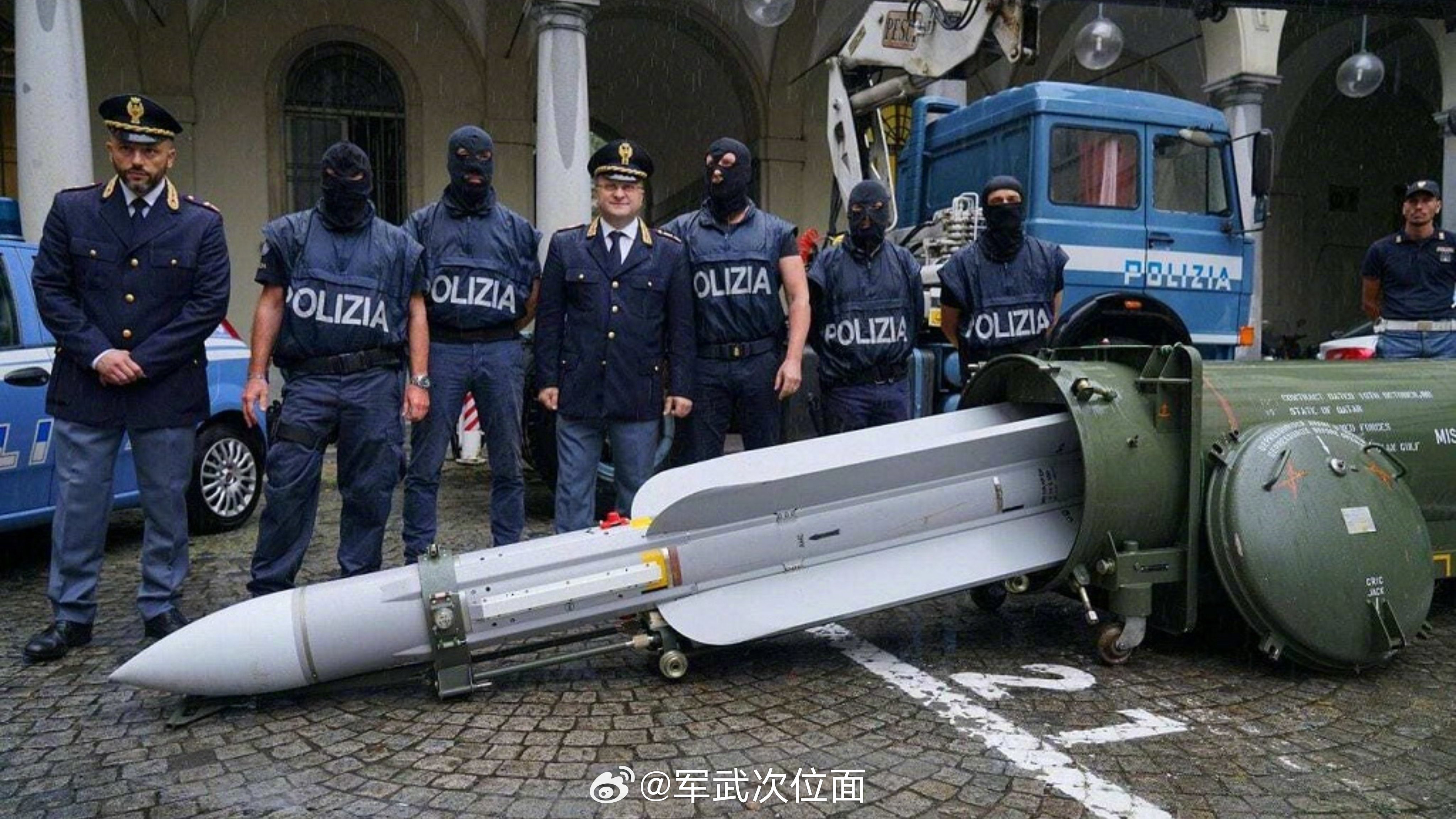 2019年7月意大利警方破获极右翼（新纳粹）团体的军火案，缴获的是法国马特拉超级