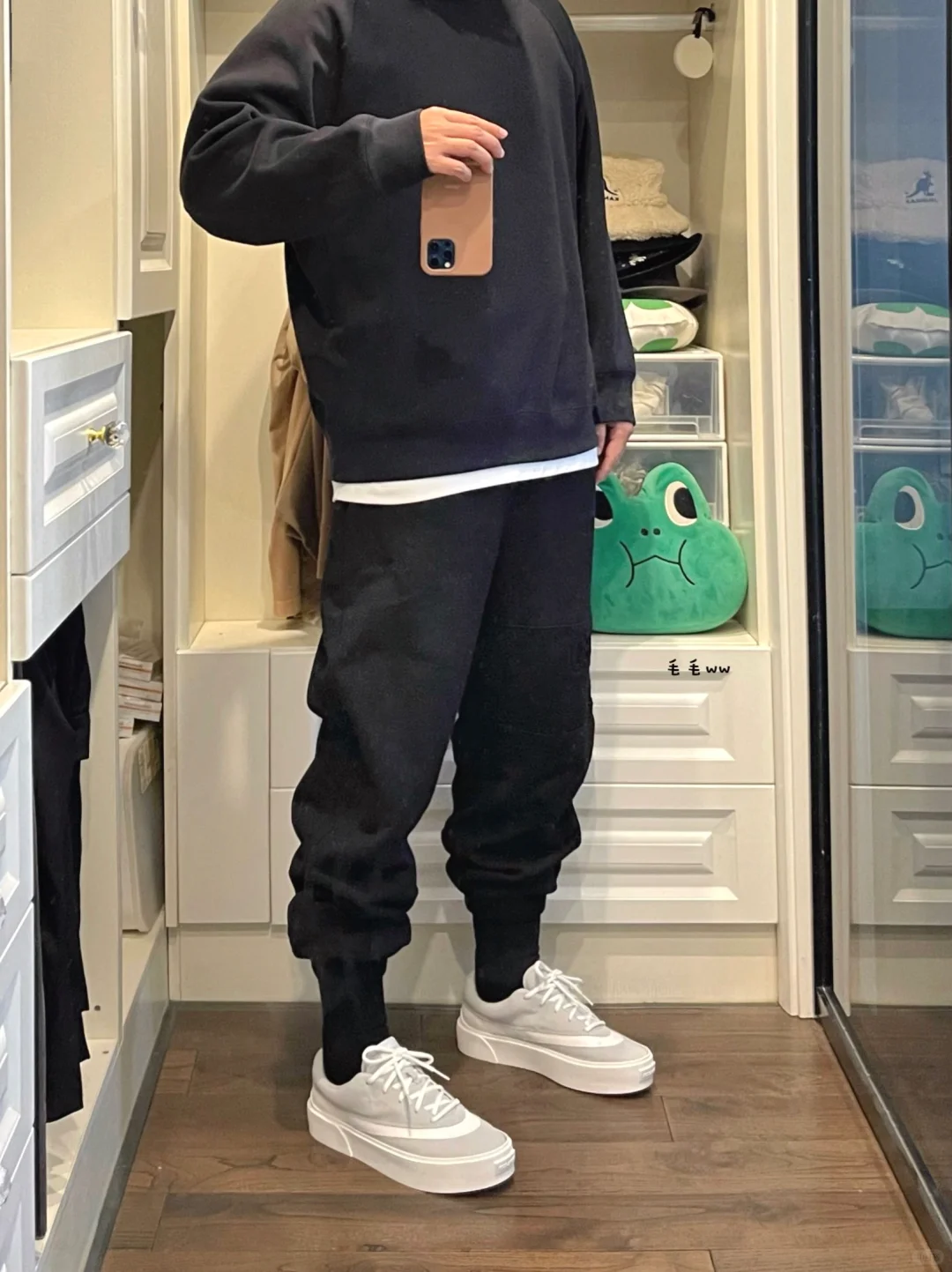 黑白叠穿｜束脚裤穿搭