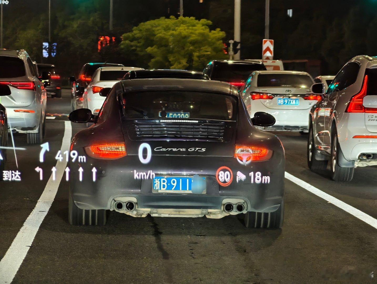 这车牌是真配啊！  ​​​