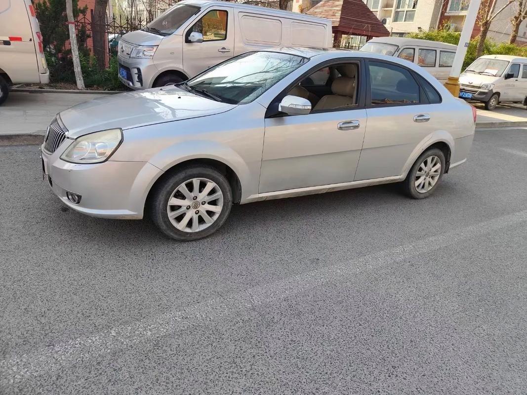 曾经在二手车这个行业待了10年资深车贩子，见过太多新手被坑的案例了。他给想买二手