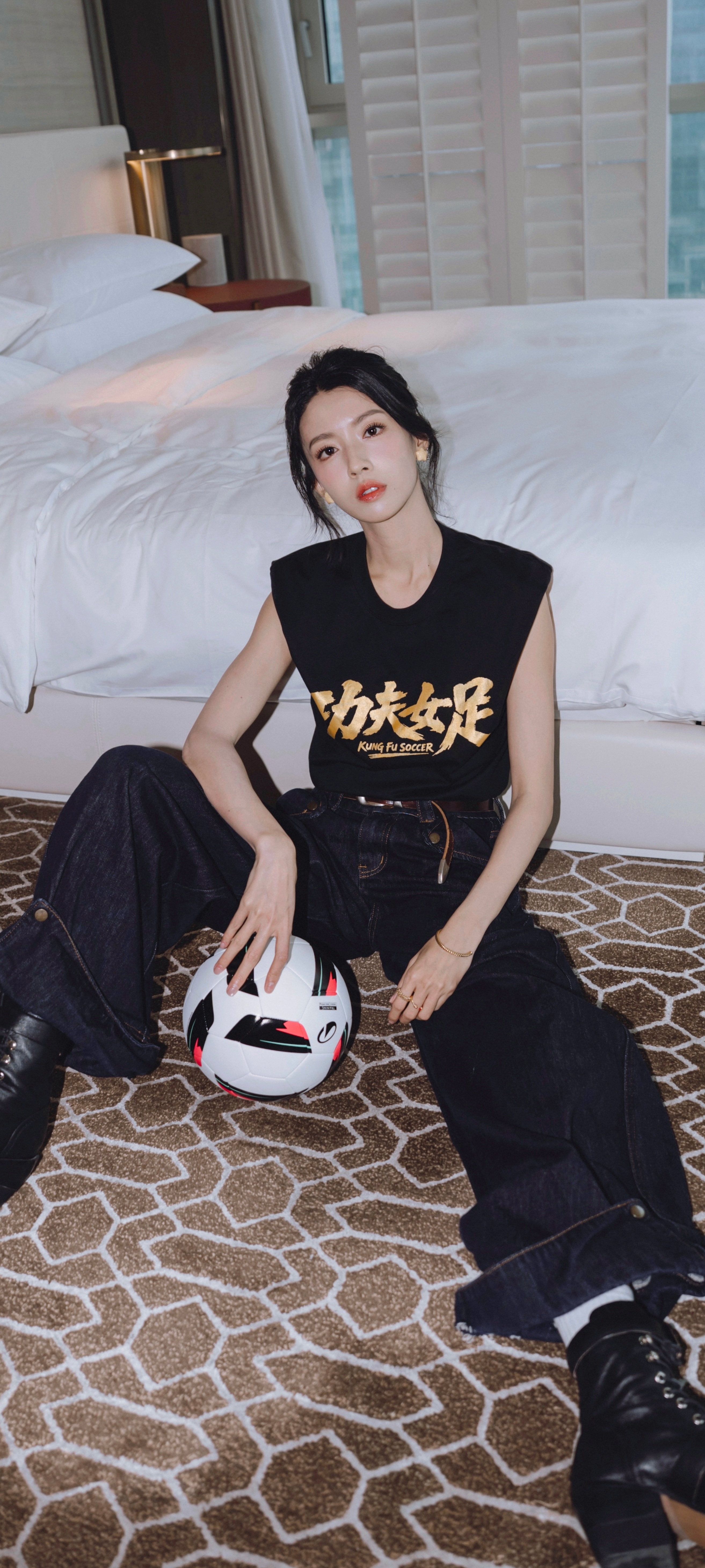 蔡思貝 穿鞋，有些可爱，有些酷~电影功夫女足