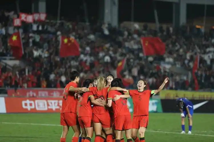 中国U20女足等了二十年，才重新站上淘汰赛的草皮。

9月13日，波兰索斯诺维茨