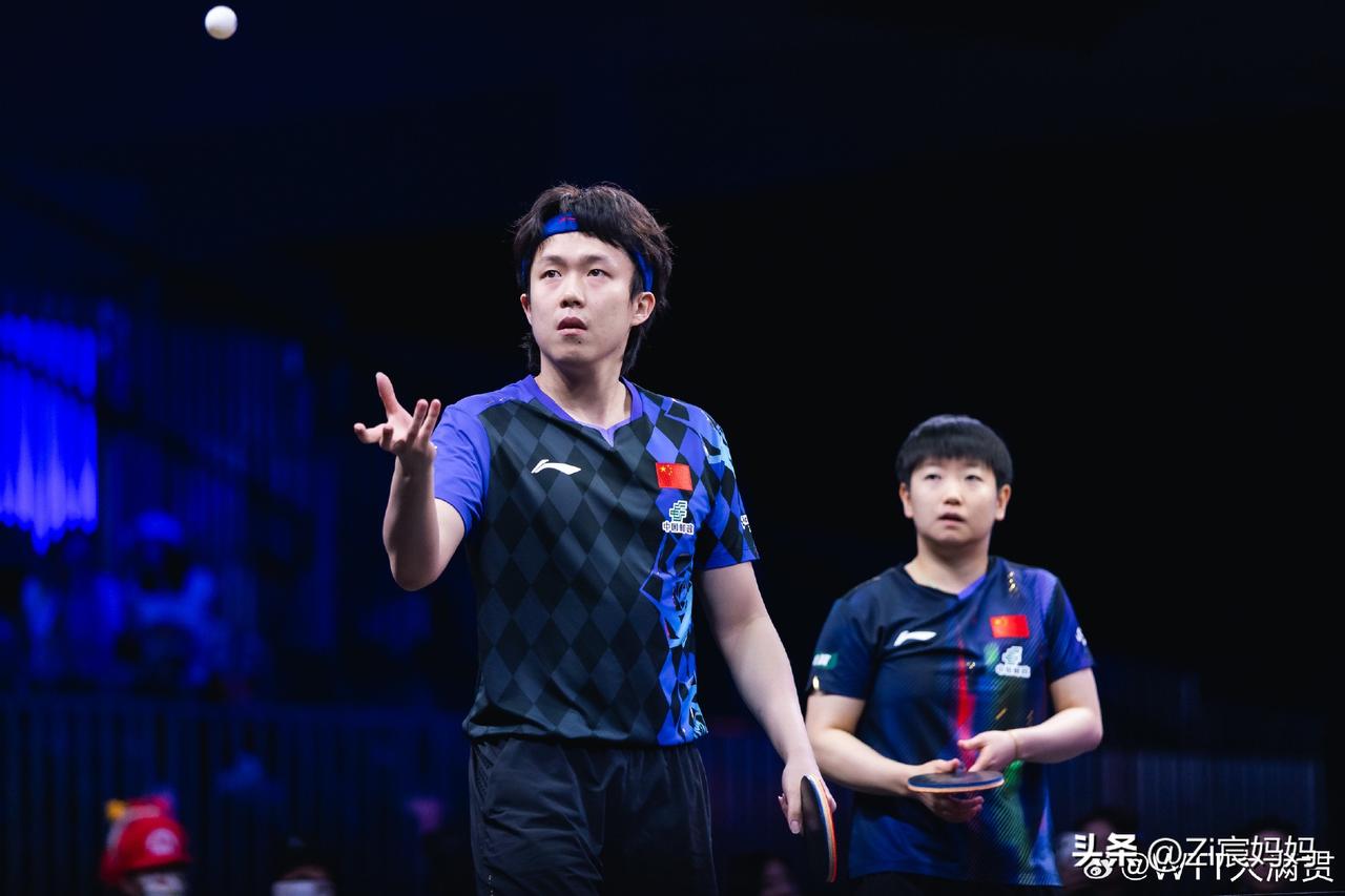 WTT美国大满贯王楚钦/孙颖莎混双首秀3：0完胜对手。
今天的场外竟然是男队主教