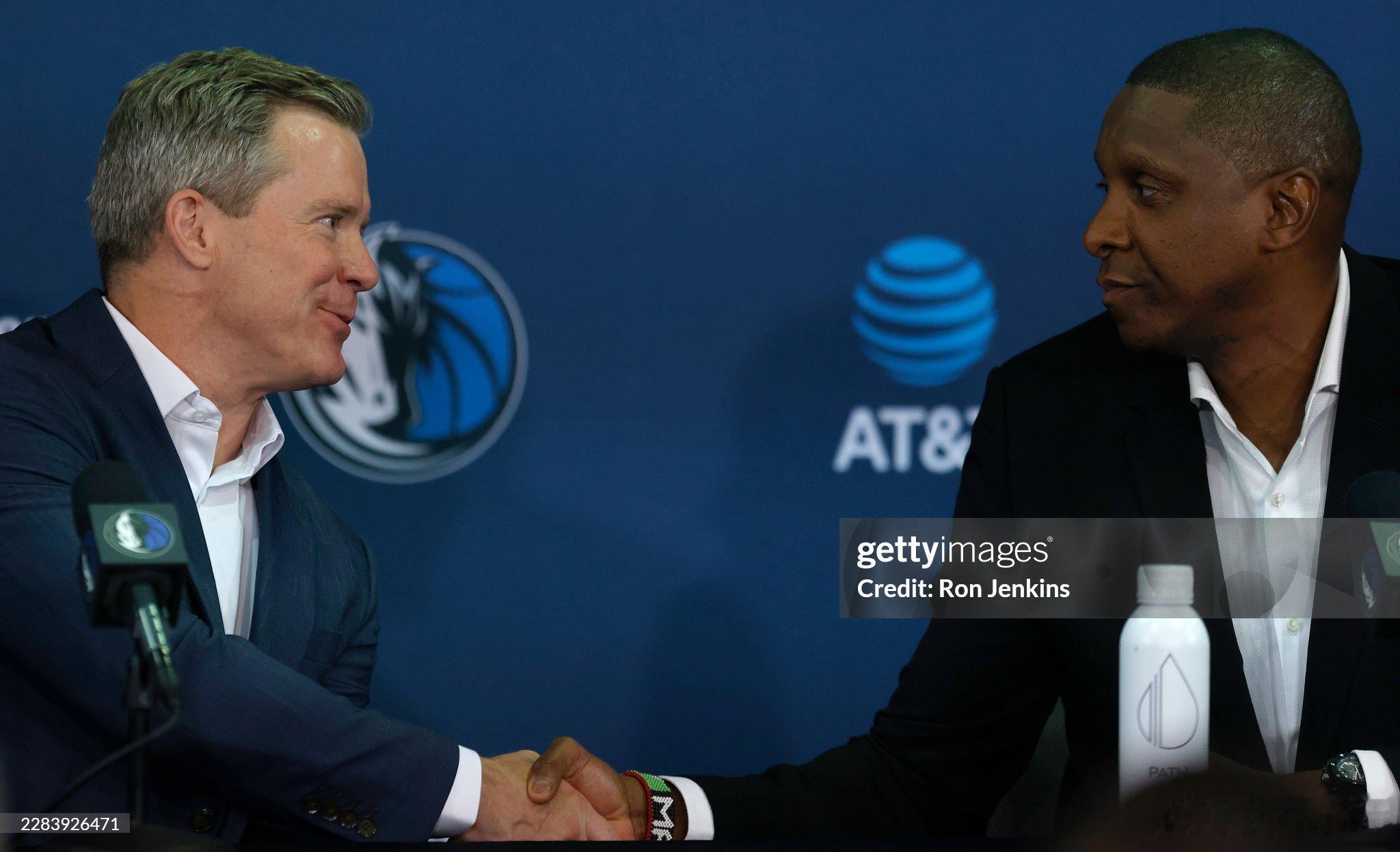 MFFL 现在我牛有16份正式合同。大家觉得谁会离开呢？MFFL文班亚马降薪续约