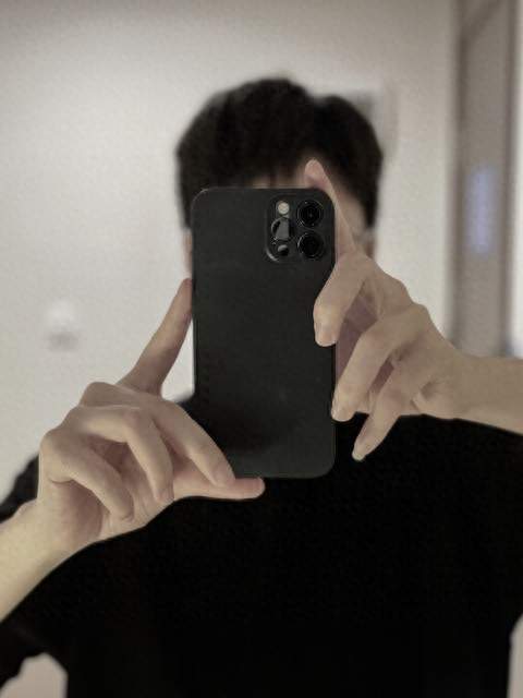 苹果iPhone Duo屏下前摄翻车，自拍画质不如外屏