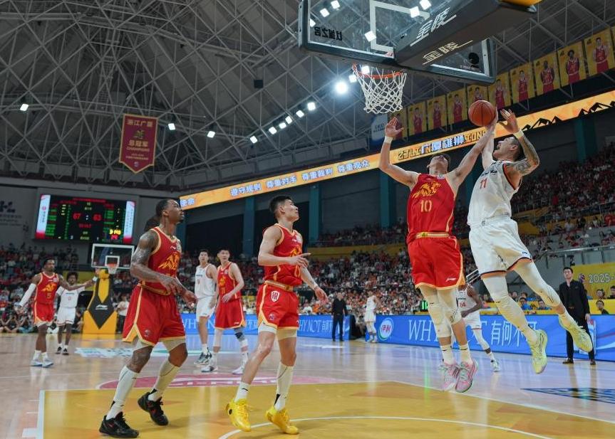 你认为CBA应不应该减少外援作者加速成长计划CBA不应该减少外援。本土球员应该通