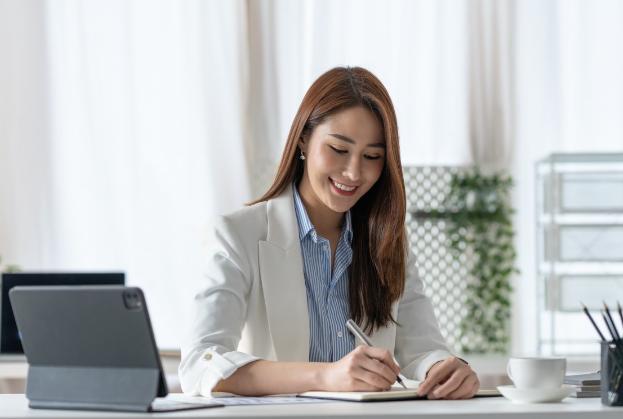 第一个面临消失的职业，不是幼师，不是快递员，而是这三种工作？
后厨的变化最扎眼。