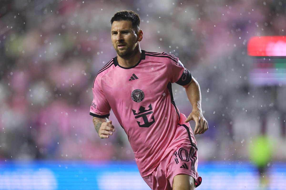 全场比赛结束，凭借坎帕纳替补出场的绝杀球，迈阿密国际主场1比0战胜华盛顿联！值得