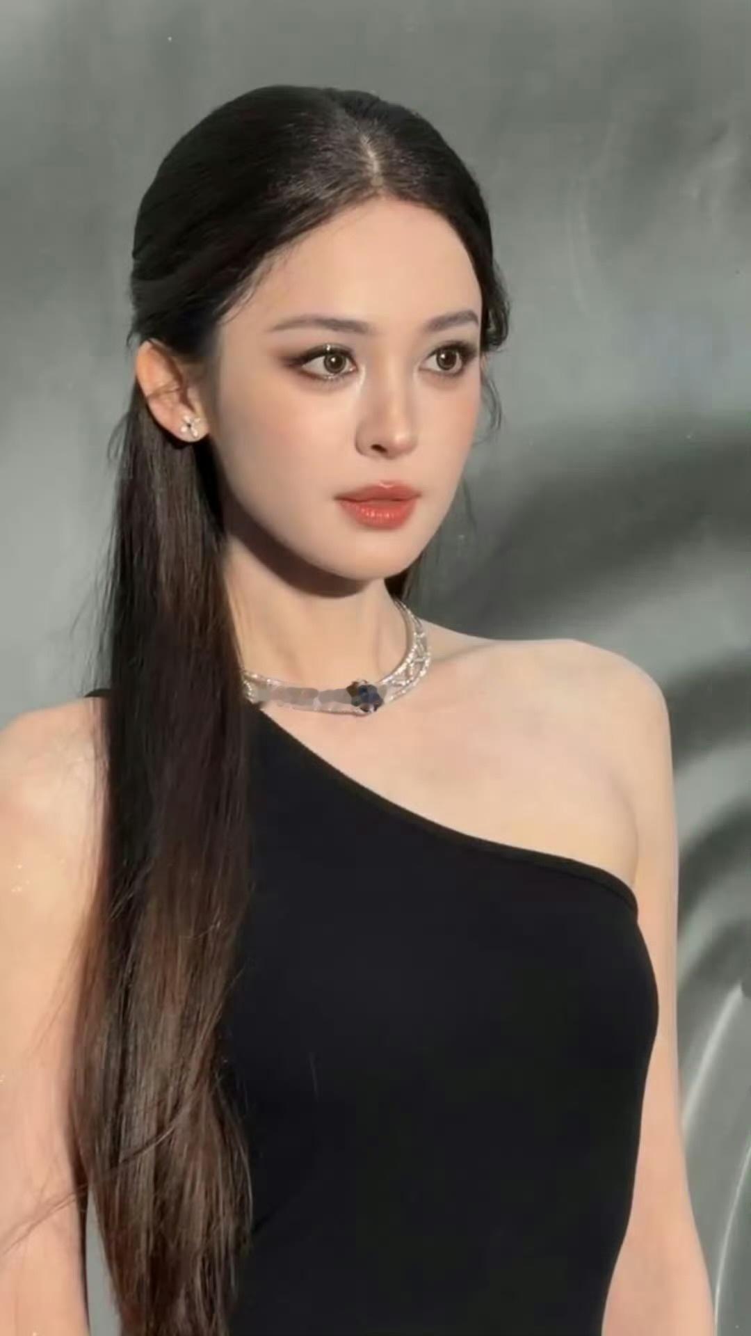 娜扎称眼睛恢复情况不太妙还以为只是长麦粒肿，所以比麦粒肿严重一点吗姐姐快点好起来