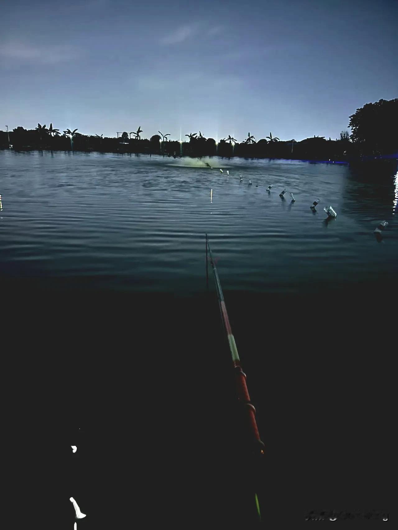 关于最近比较火热的退伍军人上厕所这个问题，别的观点我不想发表，我只想发表我的观点