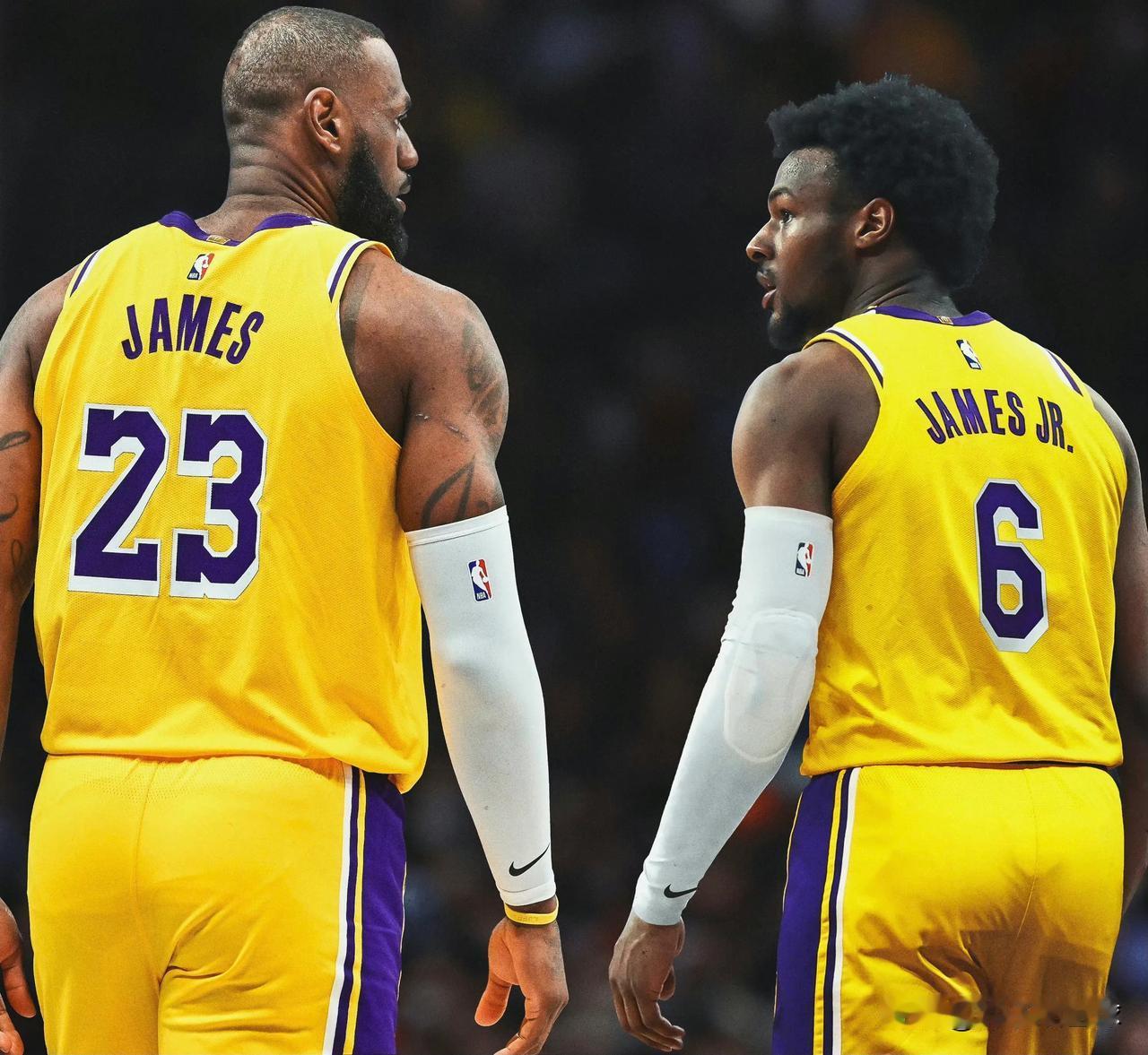 詹姆斯已经同意一份为期两年，最高价值 1.04 亿美元的合同，重返洛杉矶湖人队！