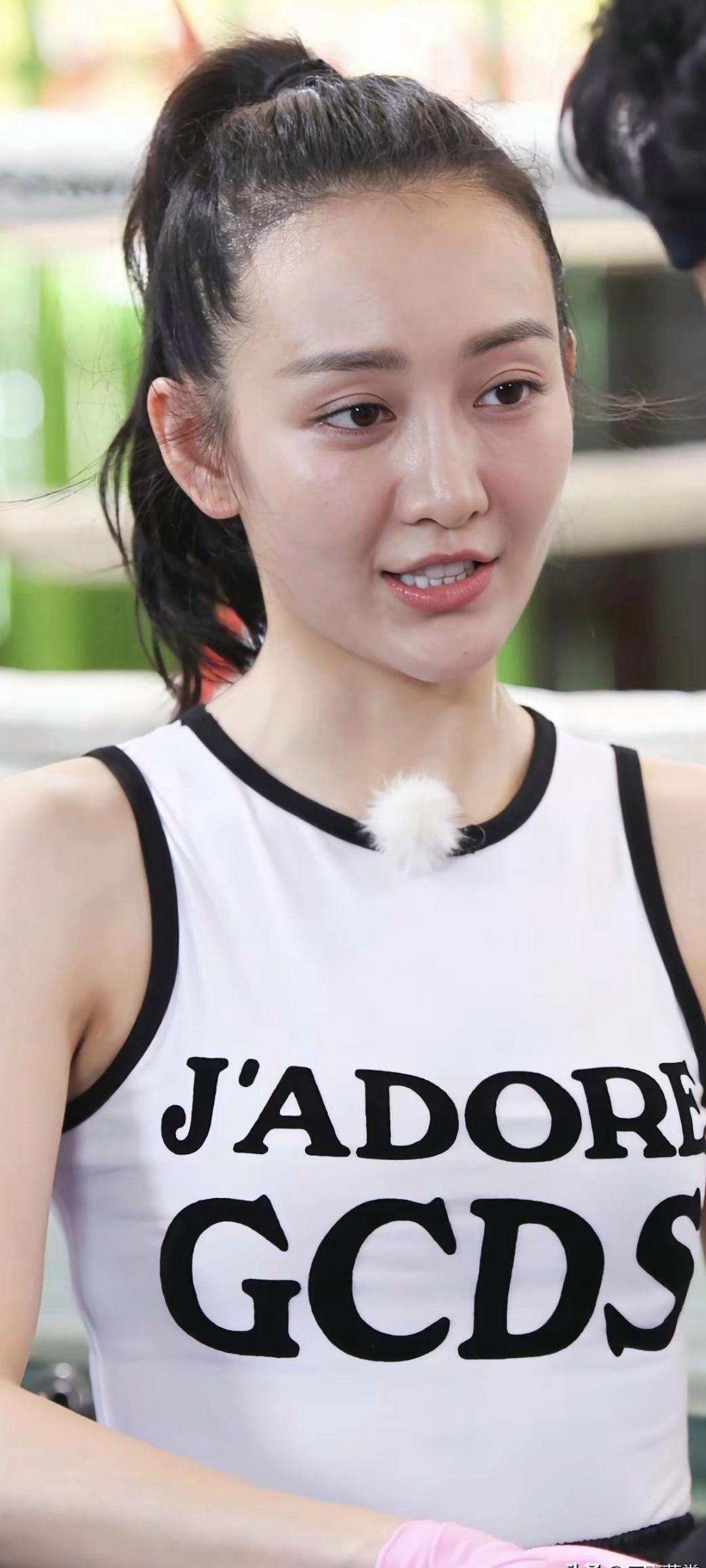 王鸥，香汗淋漓，这运动照记录太有活力了 