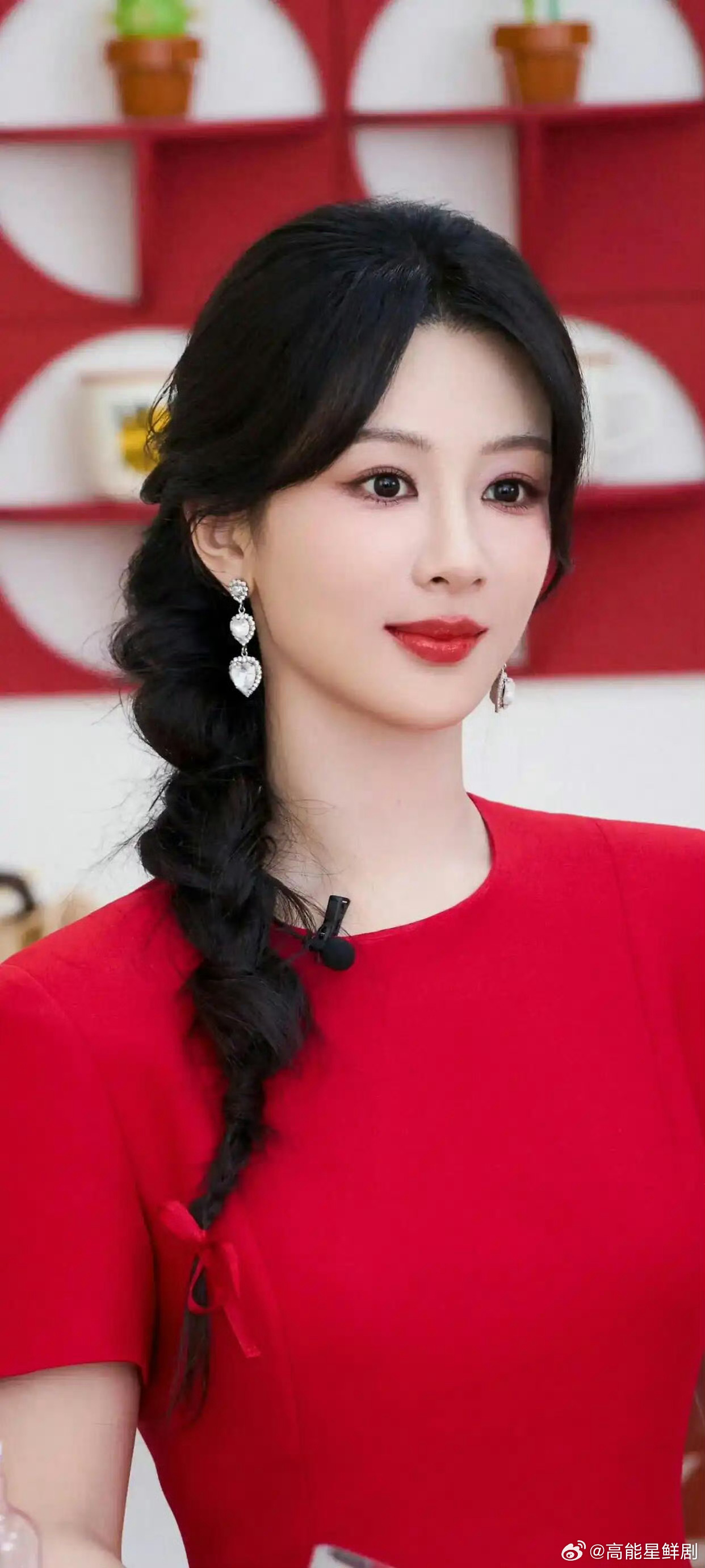 杨紫粤语发音反差萌杨紫这粤语讲得也太可爱了吧，明明很努力在学，听着却软乎乎的。 