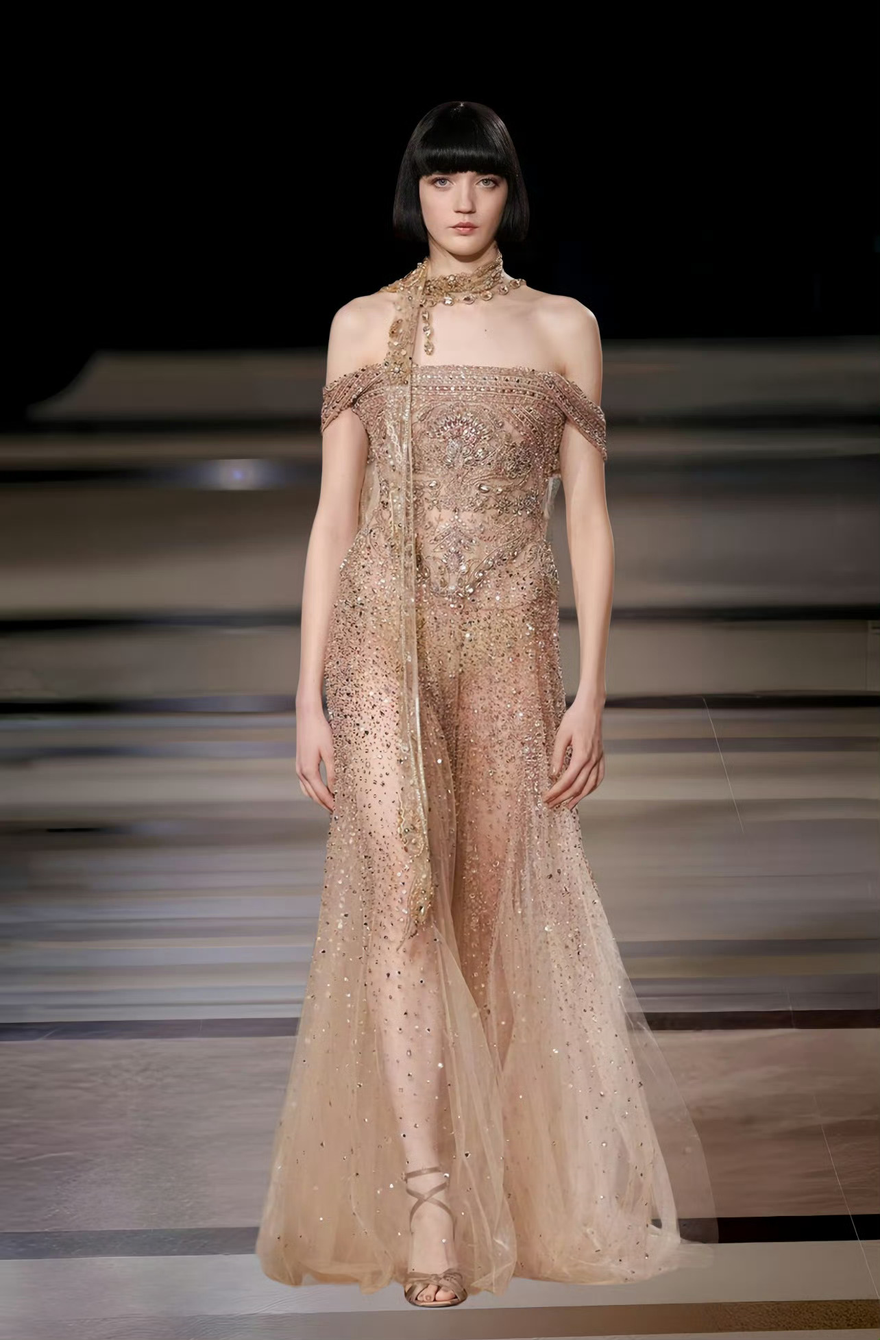 刘亦菲宝格丽高珠展演绎Elie Saab 2026春夏高定[鲜花] ​​​