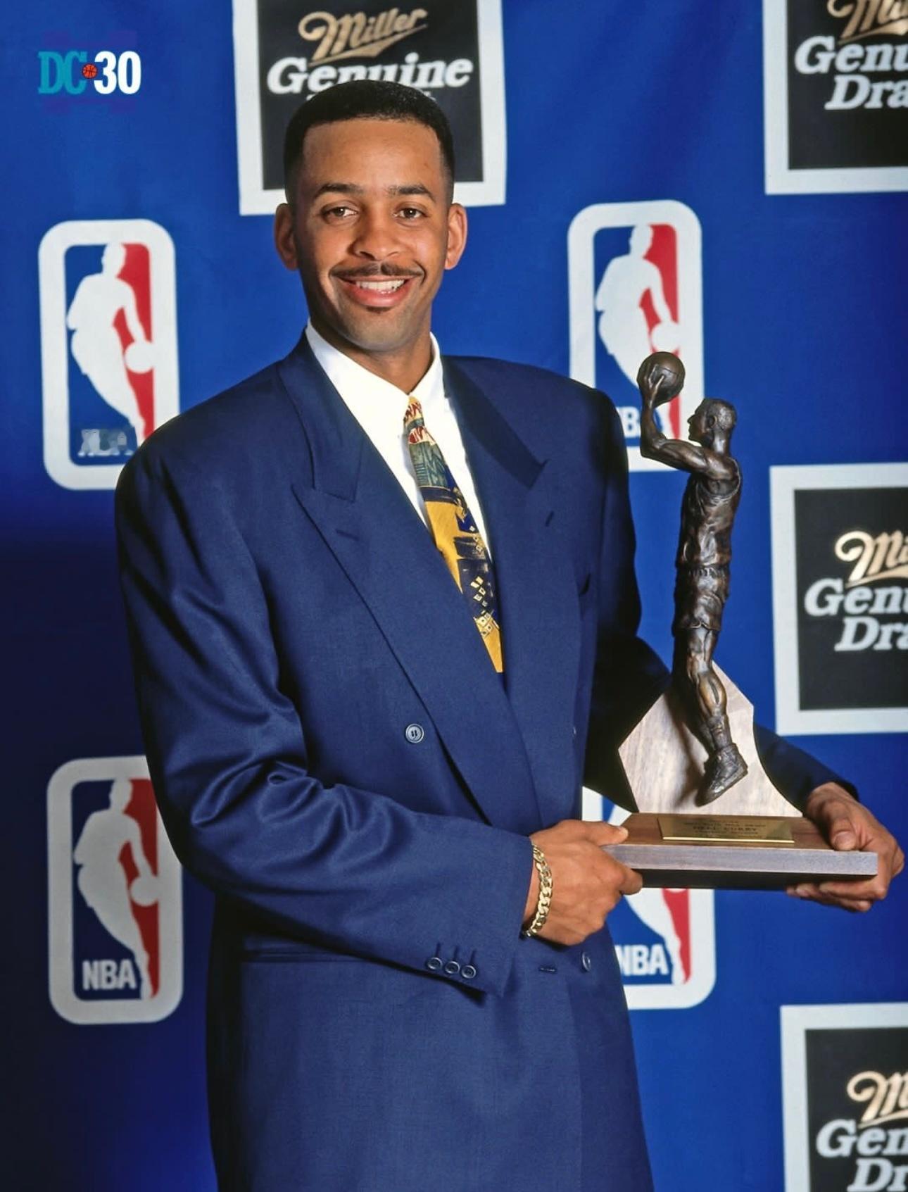 篮天下 戴尔·库里在黄蜂队的篮球时光🏀Images via hornets 中