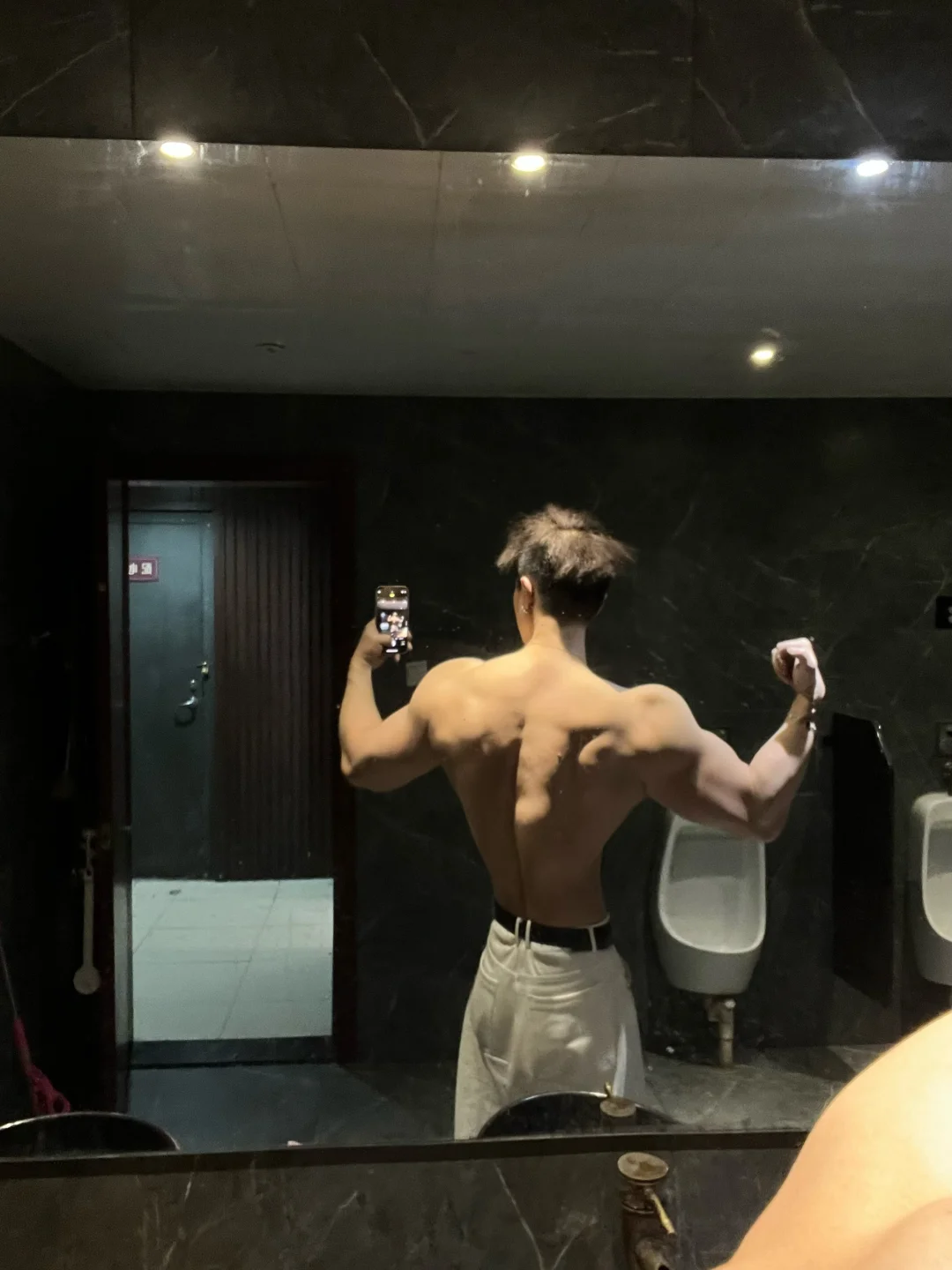 打造完美腰肩比