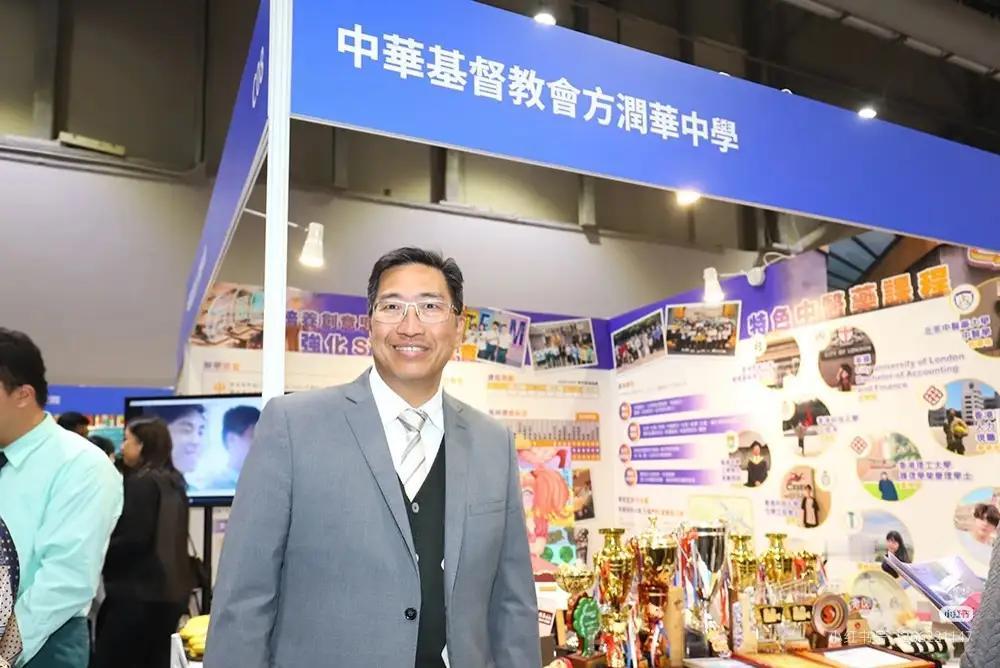 太牛了！支教校长3年把本科率从17%干到88%，甘孜这所中学彻底逆袭
 
从留不