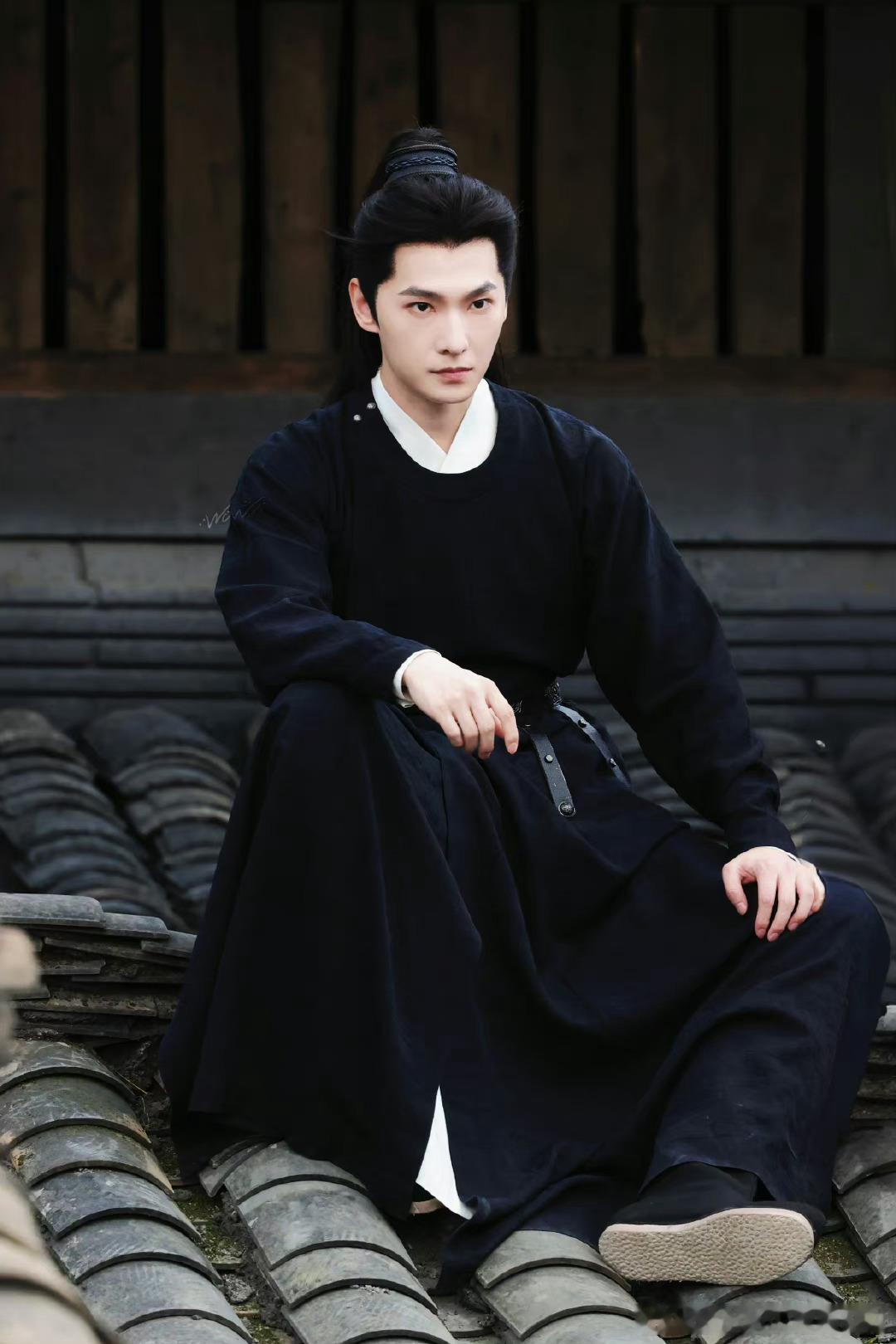 #杨洋雨霖铃新造型# 杨洋的颜值真的很顶啊[哈哈]现代古代的造型都能完美驾驭，安
