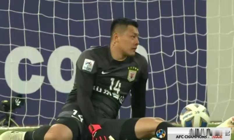 亚冠首回合泰山队2-3川崎前锋！
愁人啊，一开始进攻很猛，结果丢了个点球，两次被