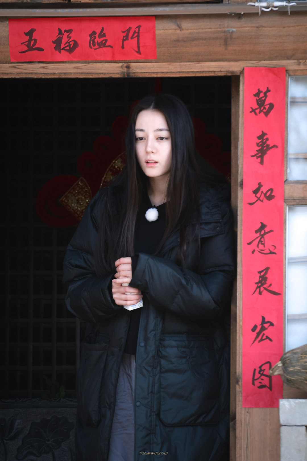 迪丽热巴迪丽热巴 当一个人真正觉悟的一刻，他放弃追寻外在世界的财富，而开始追寻他