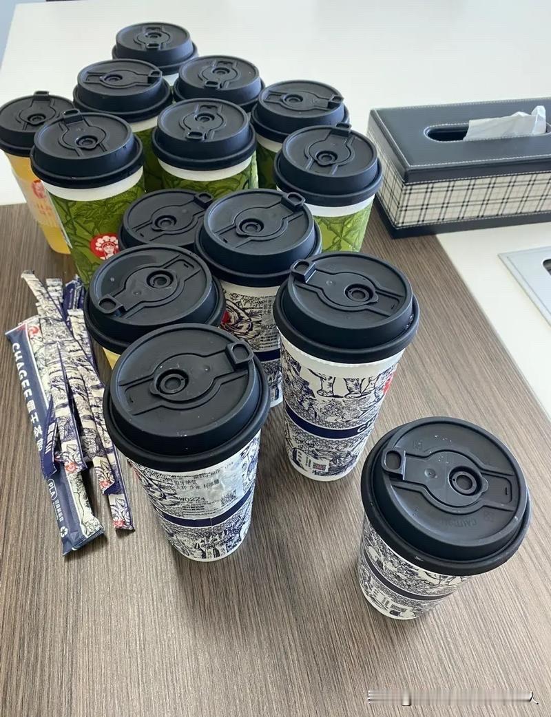 烦死了！办公室天天轮流请奶茶，我真是受够了！

本来就对甜腻腻的奶茶毫无兴趣，喝