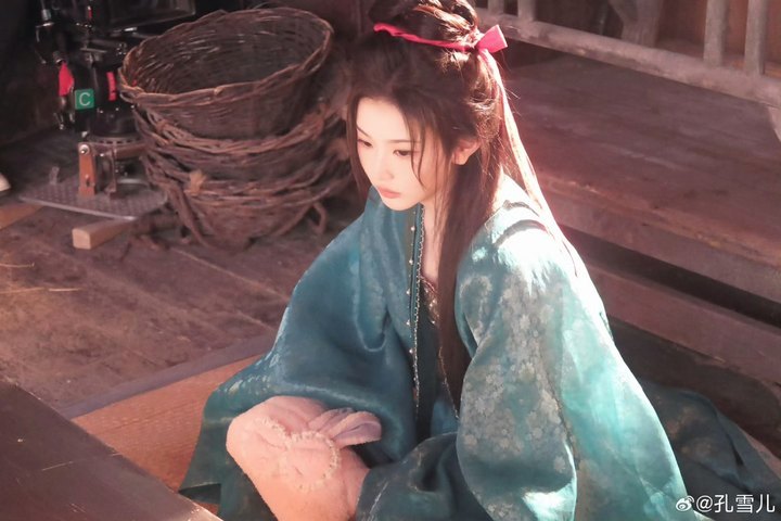 孔雪儿孔雪儿俞浅浅人生角色孔雪儿现代版俞浅浅孔雪儿凭俞浅浅出圈！外媚内刚人设鲜活