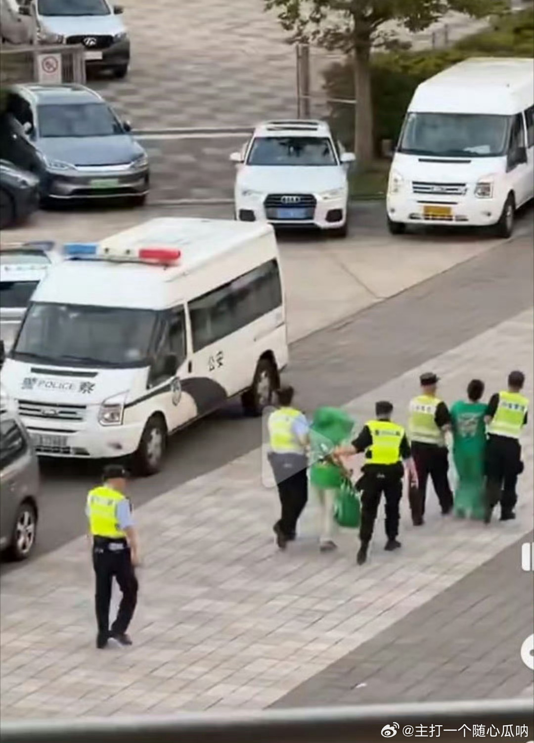 85号赛车手又又又站上领奖台又又又又，这也值得一个rs好嘛！ ​​​