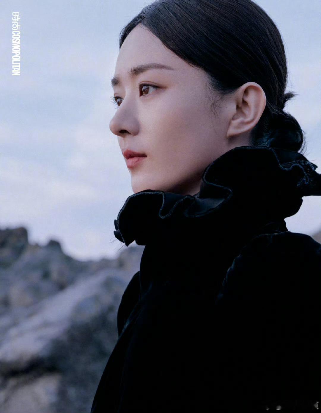 #赵丽颖坚毅勇敢的向阳花# 赵丽颖简直就是一朵坚毅勇敢的向阳花，磨不灭压不垮的意