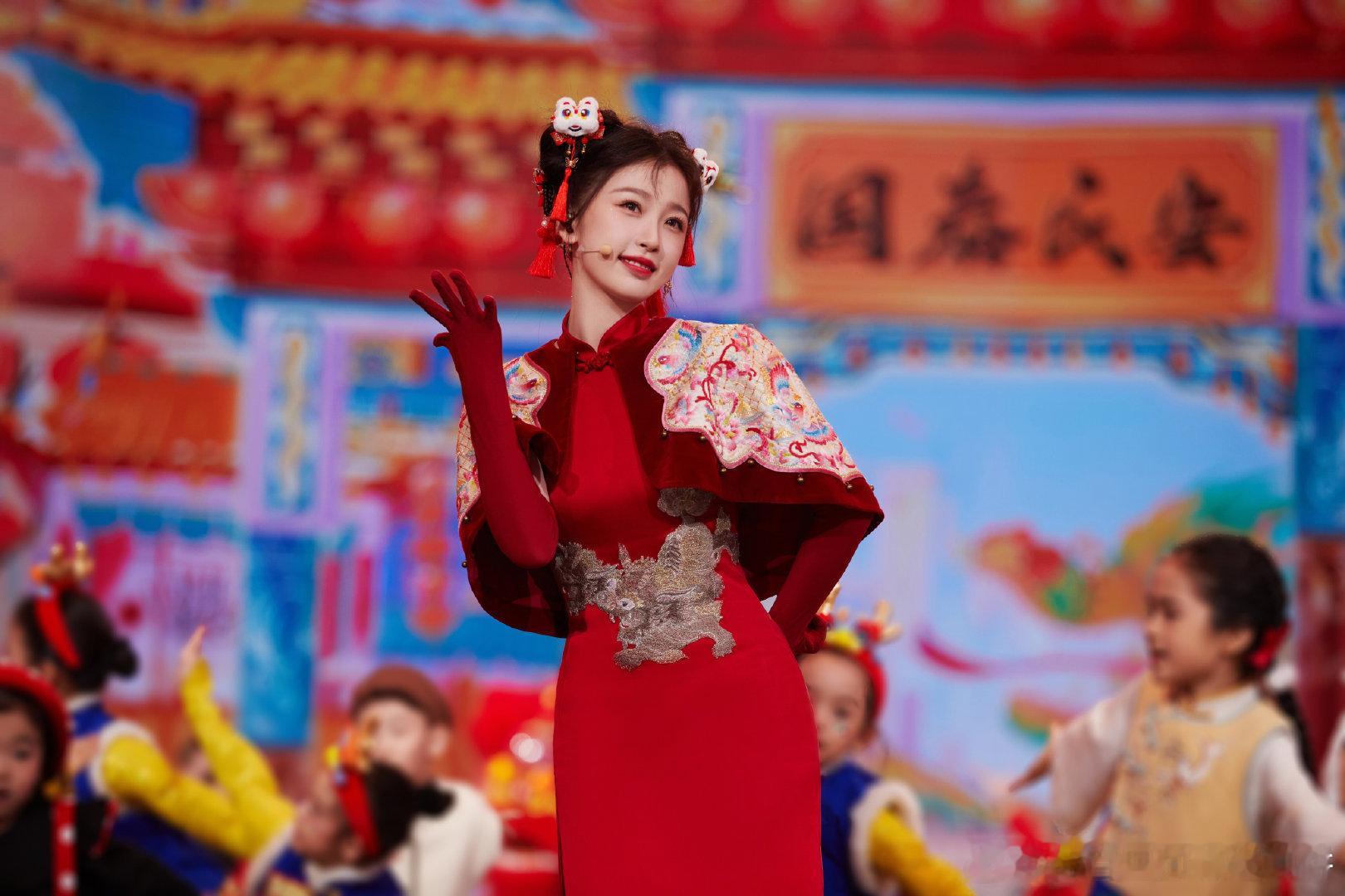虞书欣北京春晚和东方春晚的造型出图 ​​​